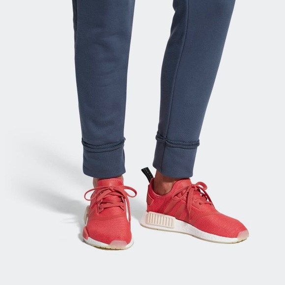 NEW Adidas NMD R1 Sneakers in Trace Scarlet - Picture 6 of 8